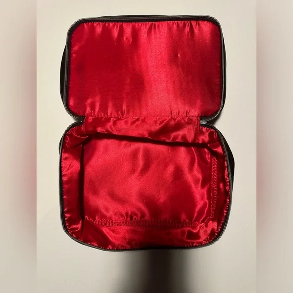 Lancôme Two Tier Zipper Makeup Case with Handle - Picture 5 of 16